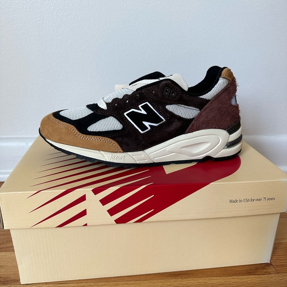 New Balance Athletic Shoes - Black, White, Brown